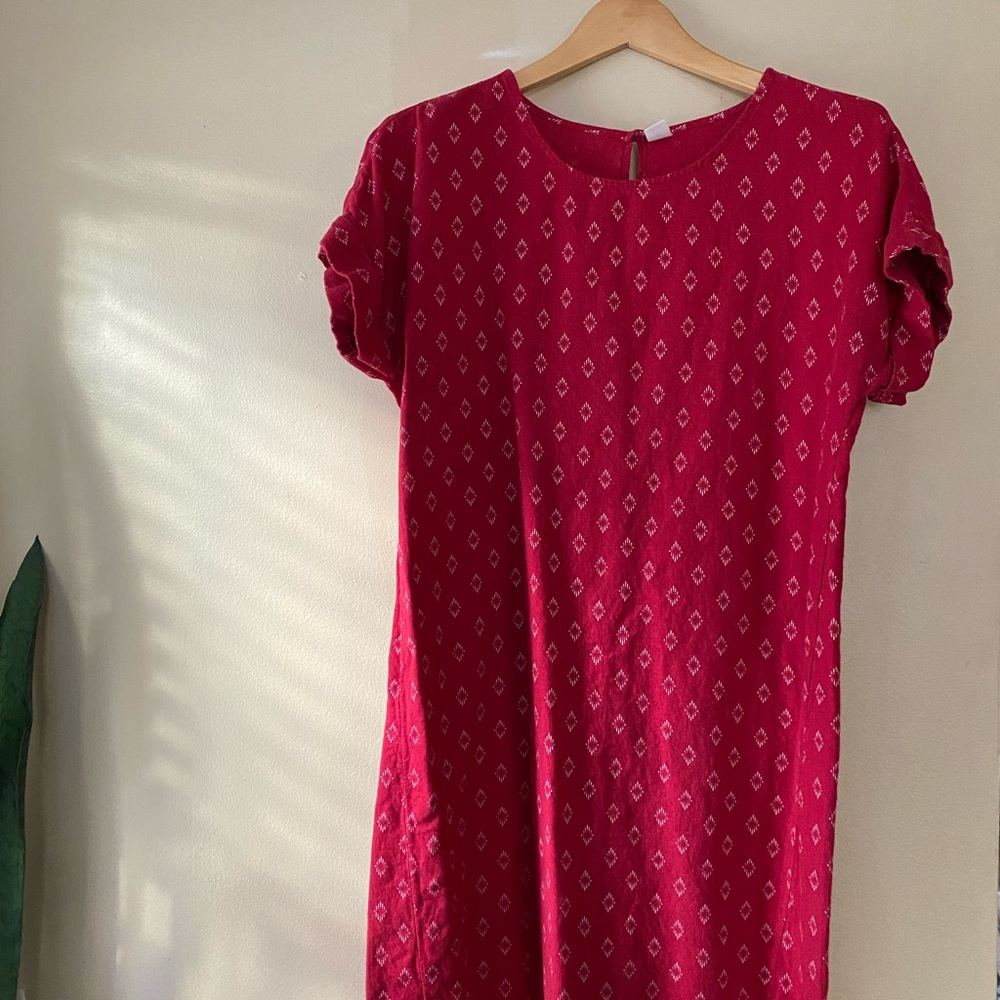 Red Old Navy linen dress with pockets